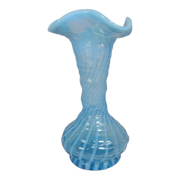 Vtg‎ Fenton Blue Opalescent Spiral Optic Vase with Tri Corner Crimp 7.5 Swirl